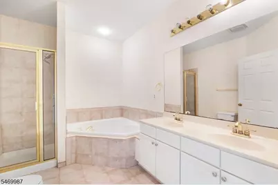45 Four Oaks Rd, Bedminster Township, NJ 07921 - Photo 14