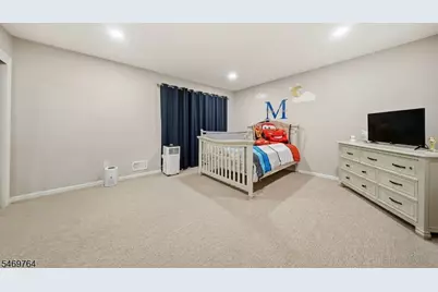6102 N Oaks Blvd, North Brunswick Township, NJ 08902 - Photo 18
