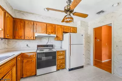 10 Barton Ln, Hopatcong, NJ 07843 - Photo 6