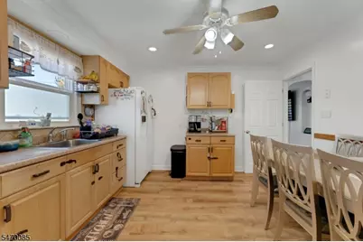 47 Emma Pl, Clifton, NJ 07013 - Photo 8