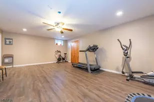 7 Sharon Dr, East Hanover Township, NJ 07936 - Photo 18