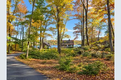 33 Oakdale Ave, Hopatcong, NJ 07821 - Photo 2