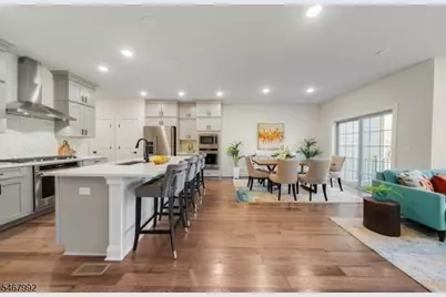 42 Dahlia Dr, Warren Township, NJ 07059 - Photo 4