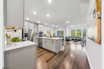 42 Dahlia Dr, Warren Township, NJ 07059 - Photo 8