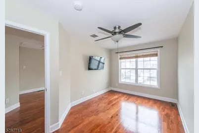 124 Stratford Dr, Nutley, NJ 07110 - Photo 20