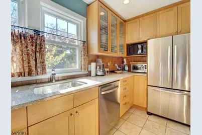 9 Montgomery Ave, Rocky Hill, NJ 08553 - Photo 8
