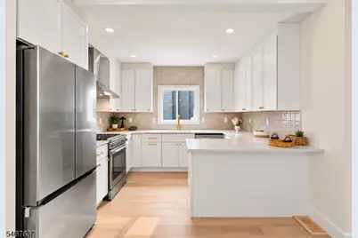 30 Irving St, Montclair, NJ 07042 - Photo 14