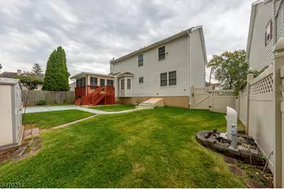 144 S Cliff Rd, Woodbridge Township, NJ 07067 - Photo 24