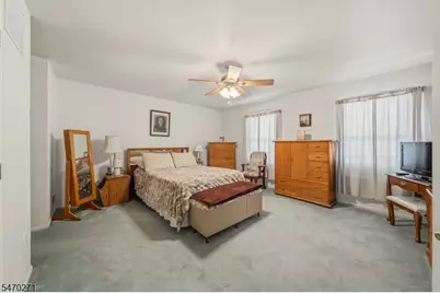 144 S Cliff Rd, Woodbridge Township, NJ 07067 - Photo 16