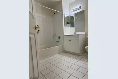121 Courter Rd #118, Franklin Lakes, NJ 07417 - Photo 4