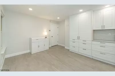 87 Woodmont Dr, Randolph Township, NJ 07869 - Photo 8