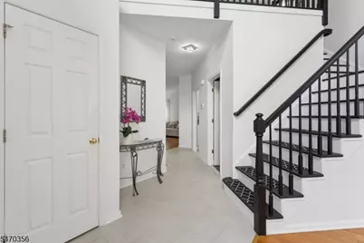 6 Harvard Cir, Montgomery Township, NJ 08540 - Photo 4