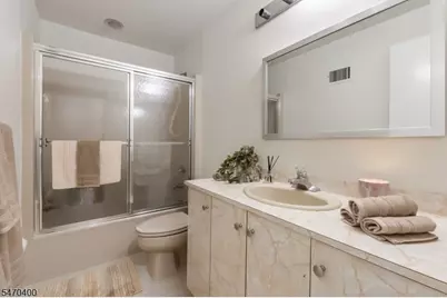 900 Valley Rd #3, Clifton, NJ 07013 - Photo 10