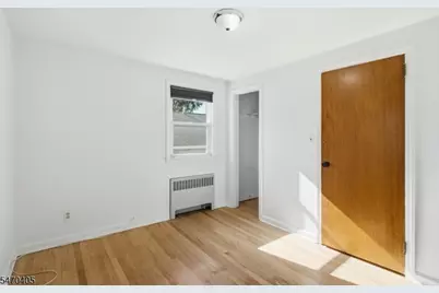 522 Thompson Ave, Roselle, NJ 07203 - Photo 16