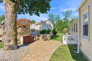 32 Valley View Dr, Mine Hill, NJ 07803 - Photo 10