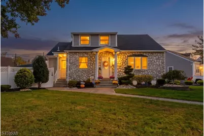 1932 Crescent Pkwy, Linden, NJ 07036 - Photo 2