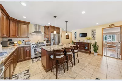 1932 Crescent Pkwy, Linden, NJ 07036 - Photo 6
