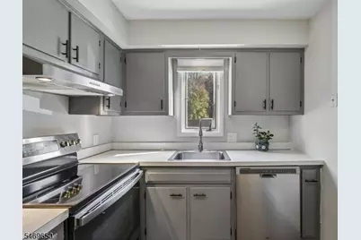 4 Fairview Pl #3, Morristown, NJ 07960 - Photo 12