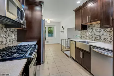 226 Lancaster Dr, Parsippany, NJ 07034 - Photo 14