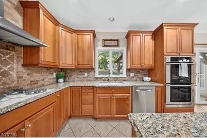 20 McPherson Dr, Raritan Township, NJ 08822 - Photo 12