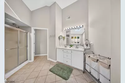 20 McPherson Dr, Raritan Township, NJ 08822 - Photo 24