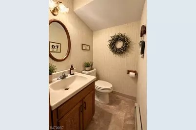 70 Catherine Ave, Saddle Brook Township, NJ 07663 - Photo 12