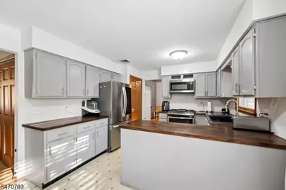 4 Alexandra Rd, Roxbury Township, NJ 07850 - Photo 12