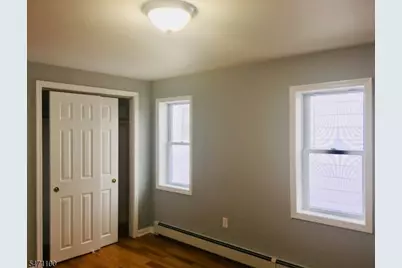 6 Thompson St, Raritan, NJ 08869 - Photo 6