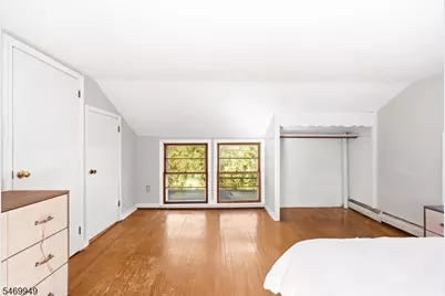 32 Vermont Ave, Franklin Township, NJ 08823 - Photo 16