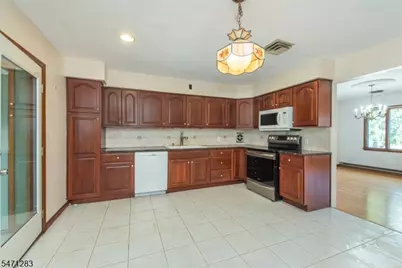 10 Peterson Rd, Totowa, NJ 07512 - Photo 6