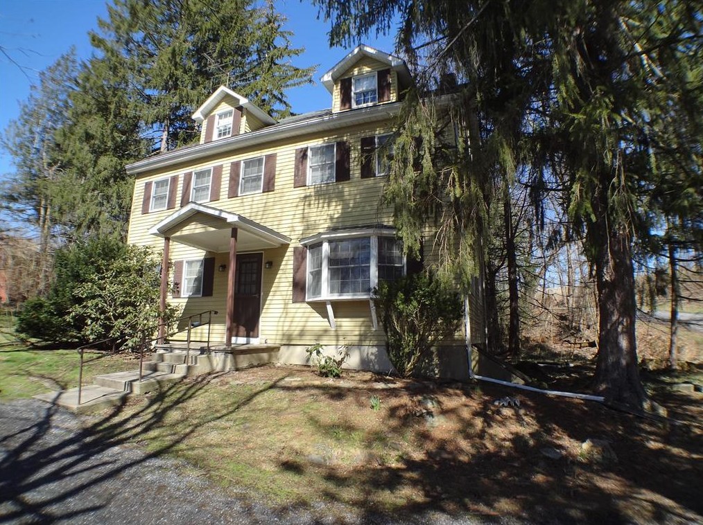 3470 Rhododendron Dr, Northampton, PA 18067-9604