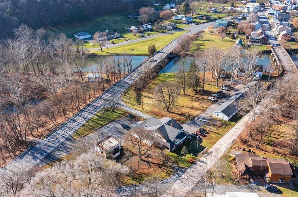1563 Old Route 22, Krumsville, PA 19534