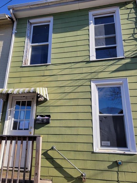 755 Nagle St, Allentown, PA 18102-2377