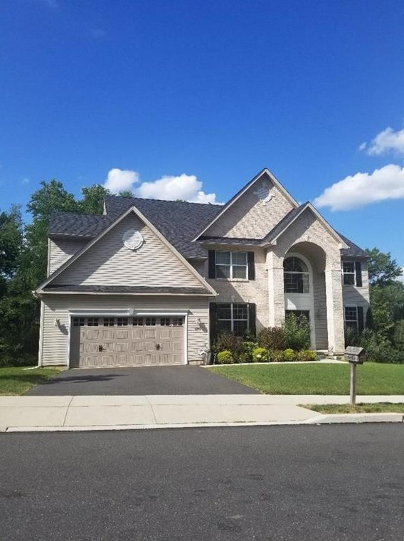 4246 Cumorah Ave, Center Valley, PA 18034-9803