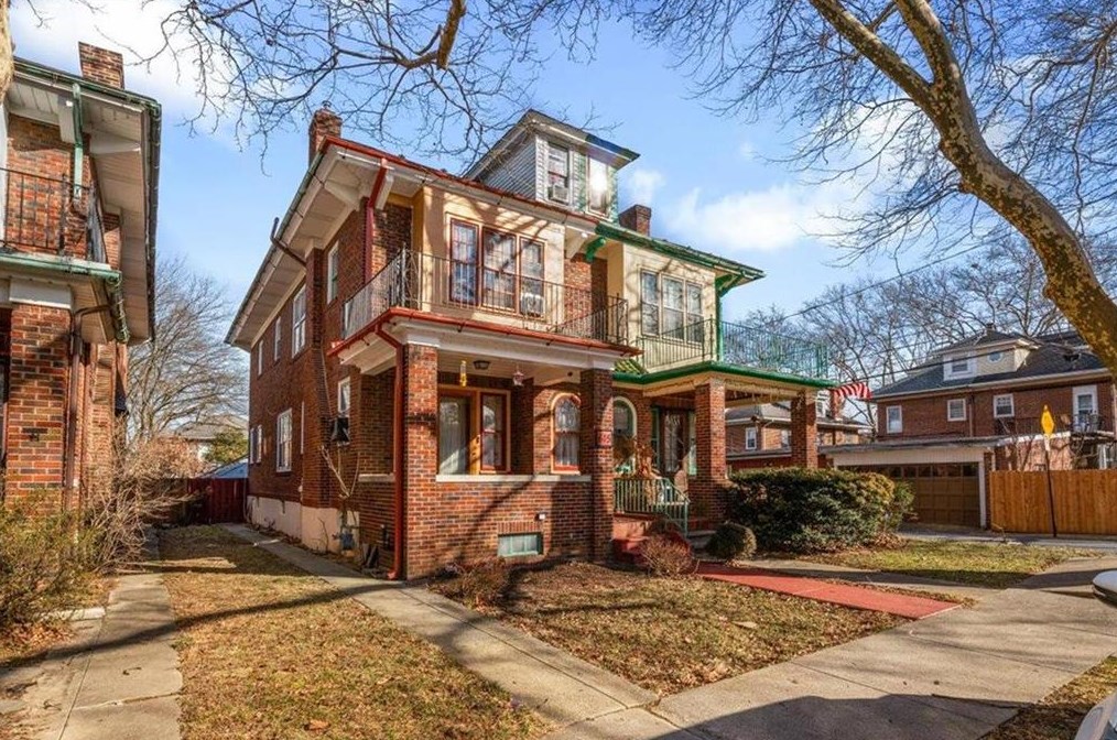 615 Muhlenberg St, Allentown, PA 18104-6627