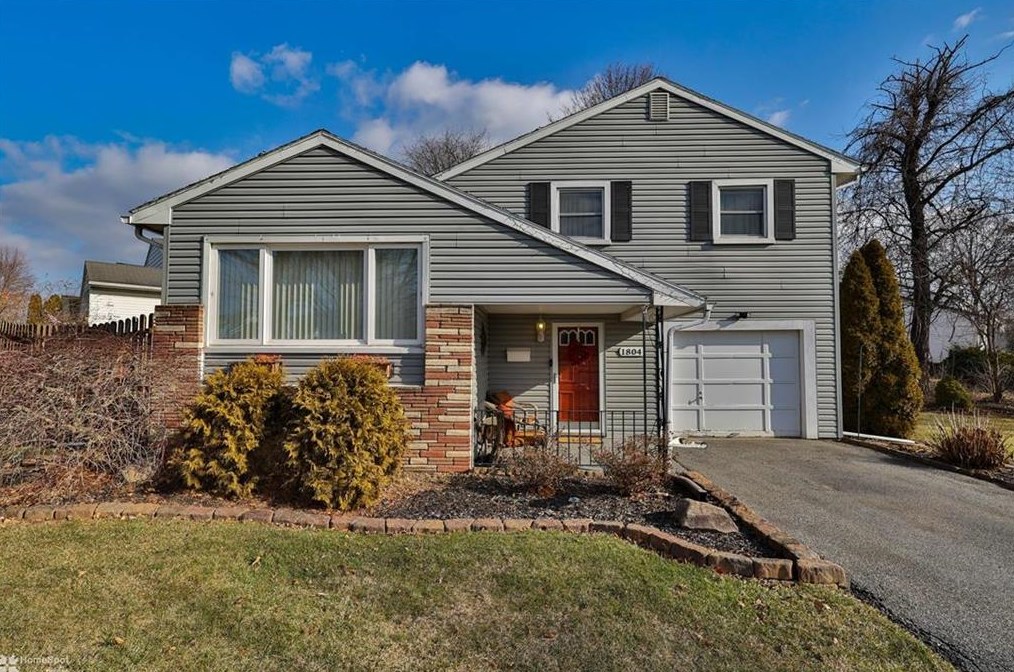 1804 Cloverdale Rd, Bethlehem, PA 18018-1418