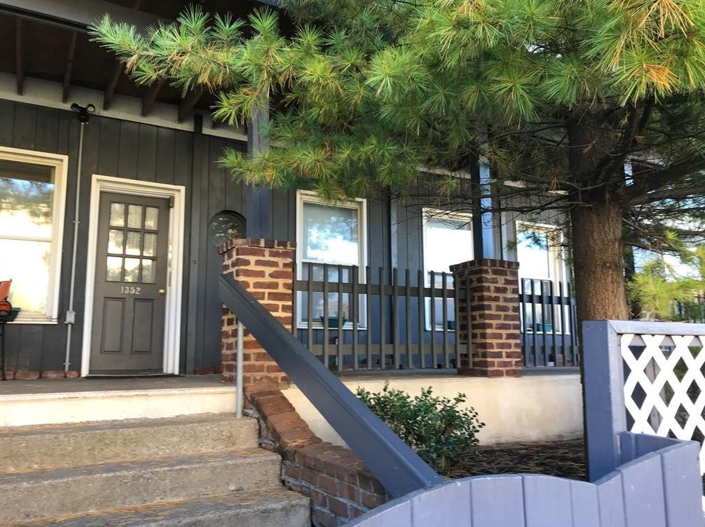 1352 Gordon St, Allentown, PA 18102-5624