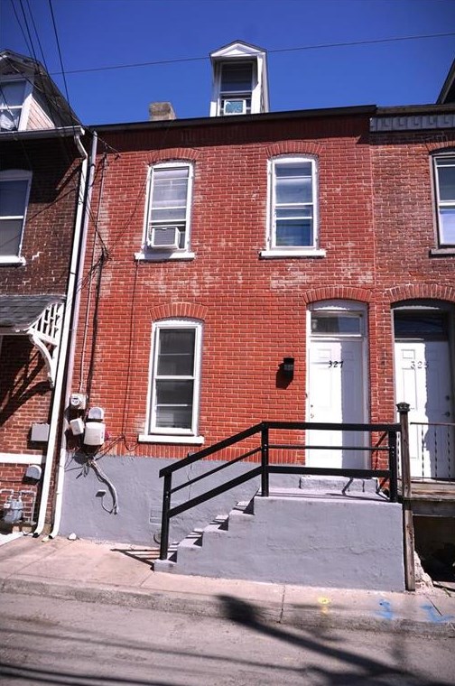 327 Fountain St, Allentown, PA 18102-3238