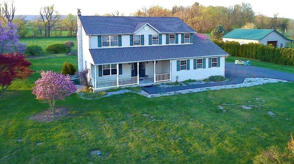 1033 Miller Rd, Nazareth, PA 18064-9372
