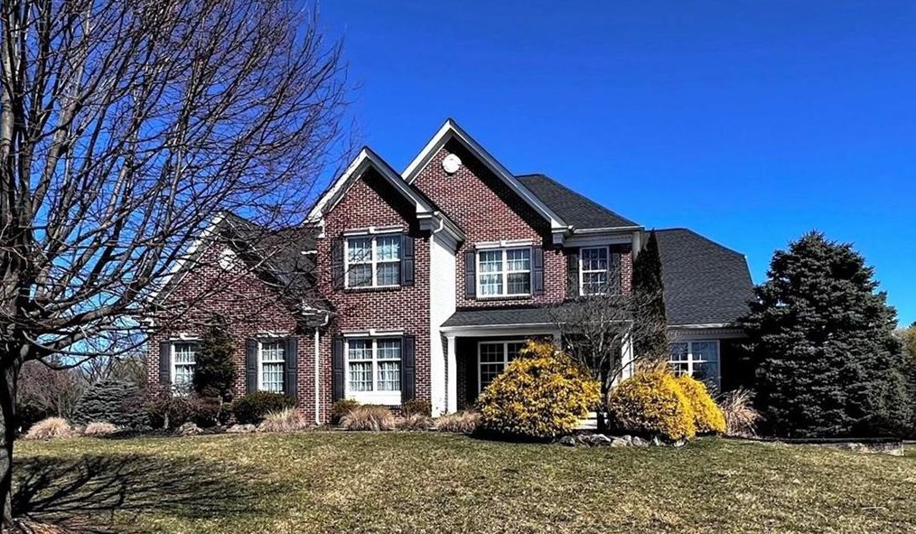 4280 Crosswinds Dr, Easton, PA 18045-2366