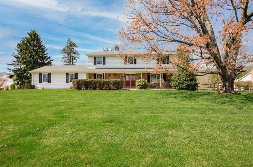 3521 Bittersweet Rd, Center Valley, PA 18034-9727