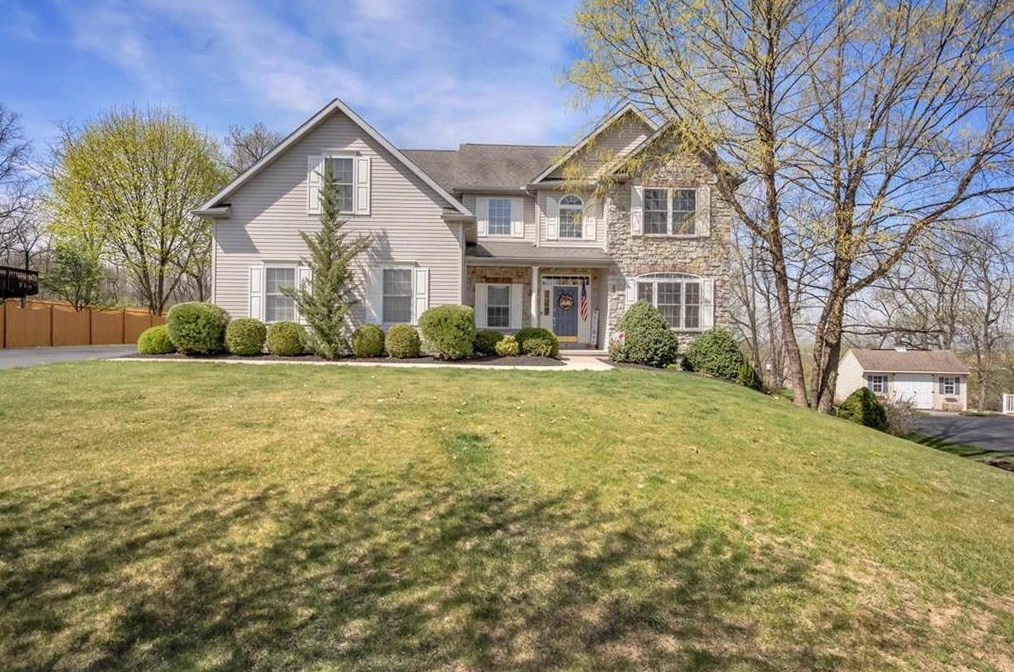 133 Roja Ln, Mertztown, PA 19539