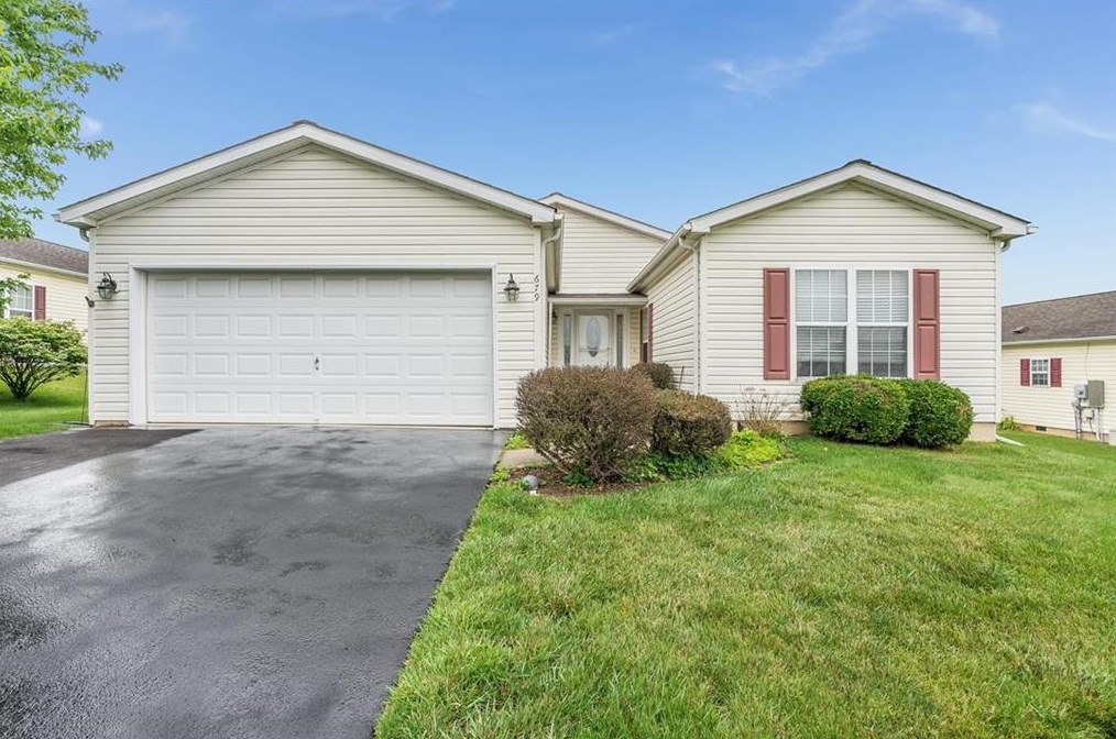 679 Kykuit Pl, Easton, PA 18040