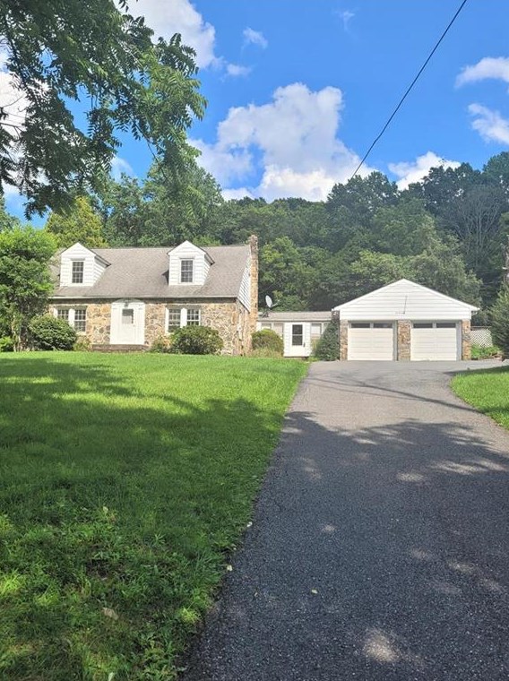 3817 Lower Saucon Rd, Hellertown, PA 18055