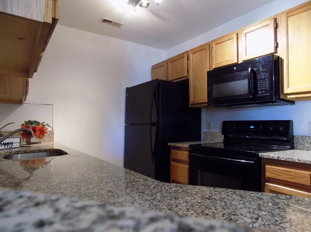 122 Lindfield Cir, Macungie PA  18062-1100 exterior