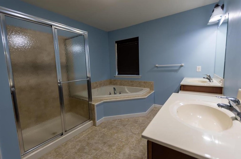 5123 Dogwood Trl, Allentown PA  18104-8209 exterior