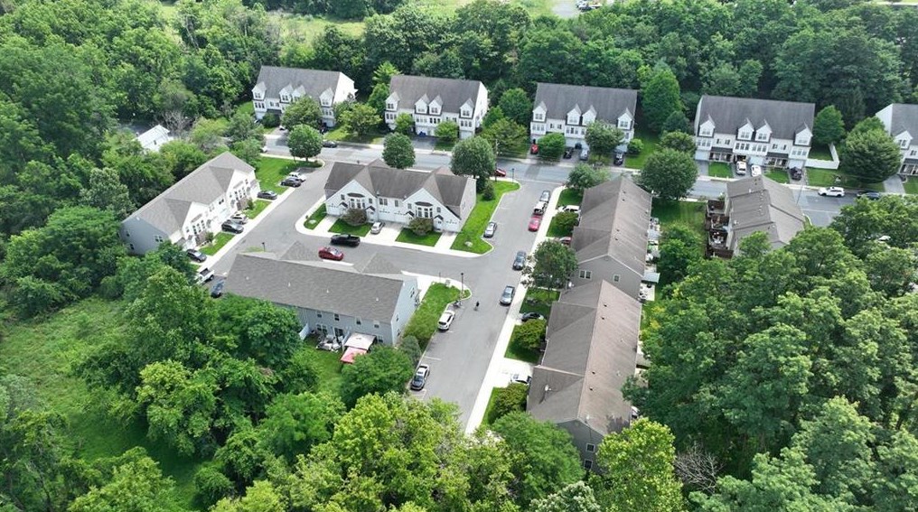 1720 Mertwood St, Bethlehem PA  18015-9434 exterior