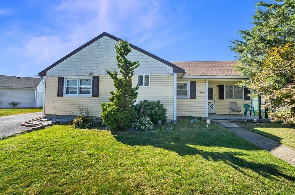 1911 Hilltop Ter, Bethlehem, PA 18018-1423