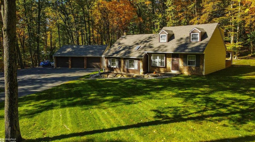 217 Benfield Rd, Macungie, PA 18062