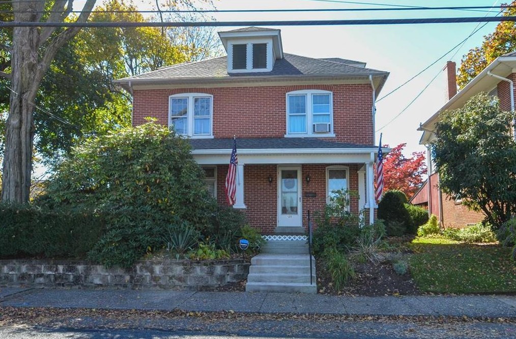120 Macungie Ave, Emmaus, PA 18049